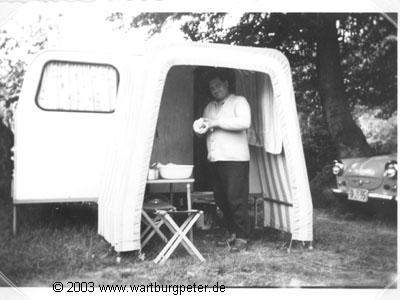 Camping mit selbstgebautem Wohnanhnger