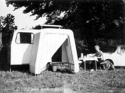 Camping mit selbstgebautem Wohnanhnger