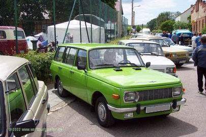 Das ist mein Wartburg. Hatte nicht viel Zeit, sonst w&auml;re ich auch herein gefahren!