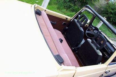 Ich werde das Gef&uuml;hl nicht los, da&szlig; der Eigent&uuml;mer seinem nach Schnellschu&szlig;manier gek&ouml;pften Wartburg keinen Wert beimi&szlig;t.