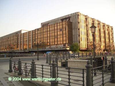 Der im Abriß befindliche Palast der Republik.