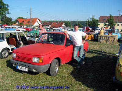 Holger mit einem seiner Wartburg